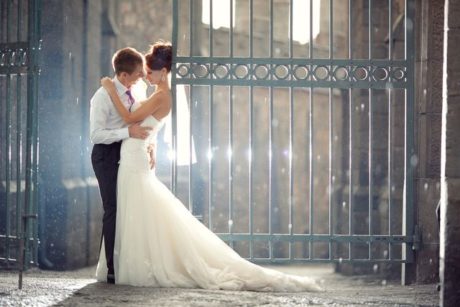 svatební šaty a svatební říkanky