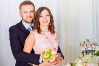 krátké svatební šaty