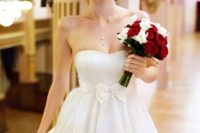 krátké svatební šaty