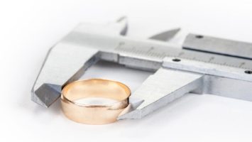 Jak změřit velikost prstenu