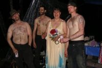 Šílené svatební šaty