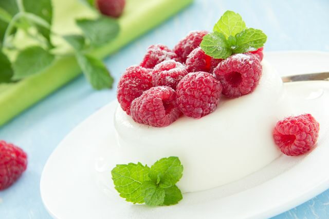 bezlepkové svatební dezerty, panna cotta