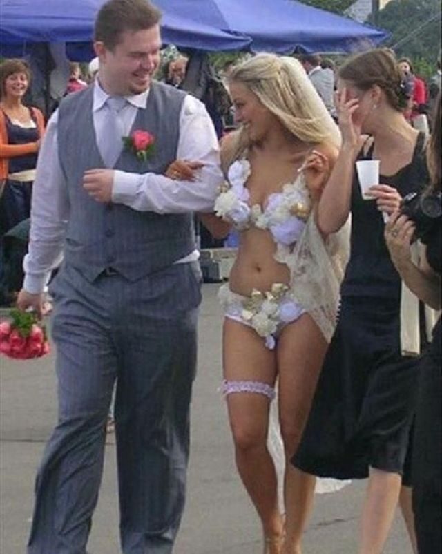 Šílené svatební šaty