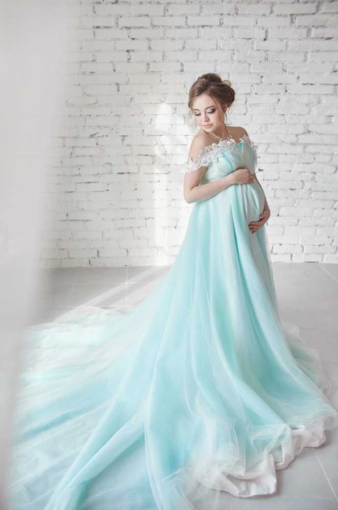 Barevné svatební šaty