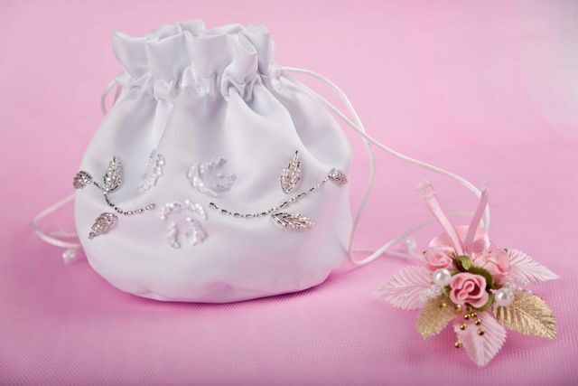 Kabelky a psaníčka pro nevěstu