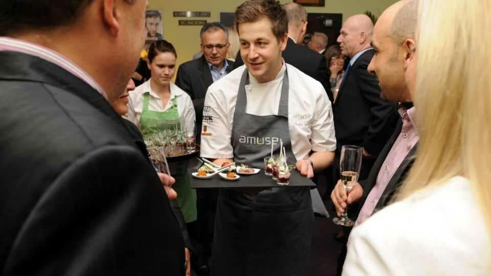 Přípravy svatební hostiny